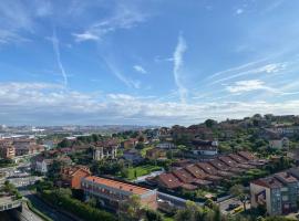 Pisazo con Vistas y garaje privado, Ferienwohnung in Maliaño