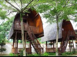 The Kulawi Villa & Resort, курортный отель в городе Пунчак