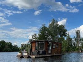 Gemütliches Hausboot mit Kamin in Berlin, boat in Berlin