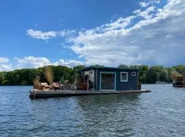 Großes gemütliches Hausboot in Berlin