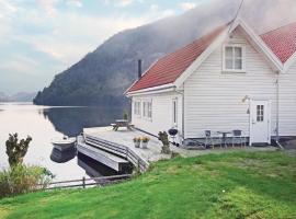 Stunning Home In Flekkefjord With House Sea View, hotel v destinácii Flekkefjord