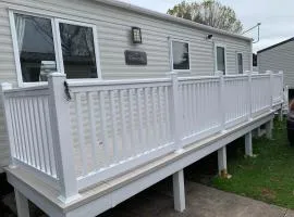 New 2 bed holiday home with decking in Rockley Park Dorset near the sea