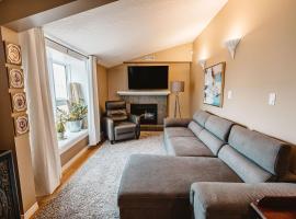 The Hidden Hollow Suite - Downtown, hotell i Drumheller