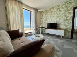 Romantic Getaway 1-BD Apartment with Sea View by Flat Mаnаger