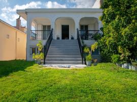 Dimitrios Apartment, villa in Áyios Dhimítrios