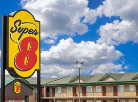Super 8 by Wyndham Fox Creek, hotell i Fox Creek