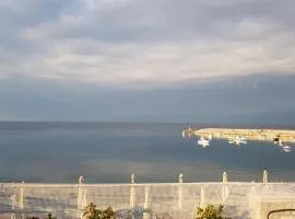 KORONI MARE -Sea view apartment/διαμέρισμα με θέα στην θάλασσα