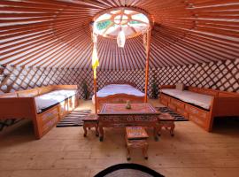 Clos Des Monts, luxury tent in Saint-Martin-des-Besaces
