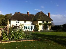 Gunville House B&B, holiday rental in Grateley