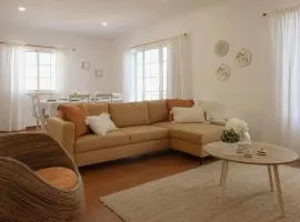 Casa da Lota 1º, by Casas do Verão