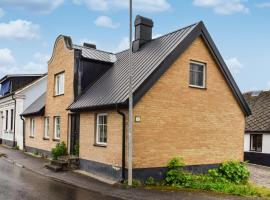 4 Bedroom Cozy Home In Smedstorp, cottage sa Smedstorp