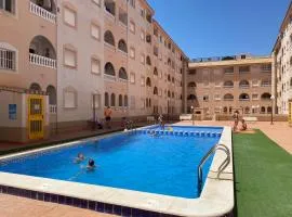 Amazing 2-bedrooms apartment with pool Torrevieja center
