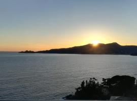 Una Conchiglia sul Mare Attico vista Portofino, huoneisto kohteessa Zoagli
