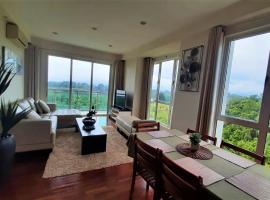 Santubong Suites B Just Like Home Damai, hotel in Kuching