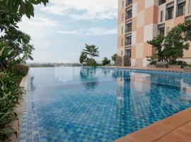 Redliving Apartemen Sayana - Hazelnut Property Tower Cha, Hotel mit Pools in Penggarutan