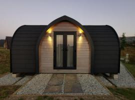 Glamping Pods Nr Port Isaac, hotell i Port Isaac