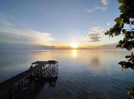 Maratua Dive Center And Lodge: Maratua Atoll şehrinde bir pansiyon