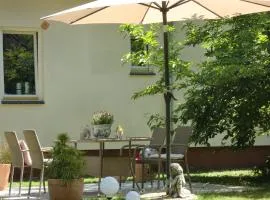 Magnolia - Apartment in Villa Ambrosian