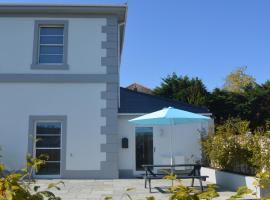 Modern home close to town Free Parking, Free Wifi, Dogs Allowed, Torquay, Sleeps Four, hotel a Torquay