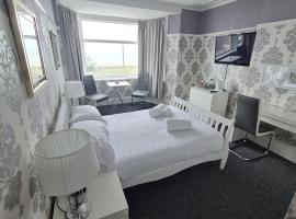 Queens Plaza Hotel, hotel in Blackpool