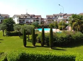 Kibilù - Brebbia Bilocale con Piscina Parcheggio vicinanze Lago Maggiore