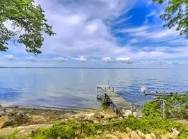 Spacious Waterfront Retreat Near UW-Green Bay