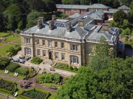 Oulton Hall Hotel, Spa & Golf Resort, khách sạn có bồn tắm nóng ở Leeds