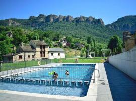 Casa El Parral 2 dormitorios a 30 min de Astun y Candanchu、サンタ・クルス・デ・ラ・セロスのホテル