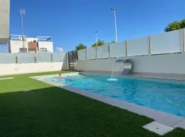 Luxury Apartment - Rooftop Terrace, community Pool & nearby beach