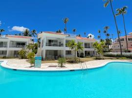 Las Terrazas VIP Pool Beach Club & Spa, hotel in Punta Cana