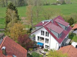 Ferienwohnung Blick ins Tal, apartment in Wangen im Allgäu