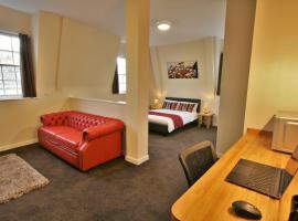 Central Hotel Gloucester by RoomsBooked, hotel near Cheltenham Racecourse Railway Station, Gloucester