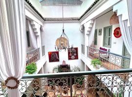 Riad Dar Chadia: Marakeş'te bir otel