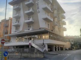 Hotel Madrid, viešbutis Riminyje