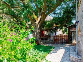 Menelia Cottage, allotjament vacacional a Platístoma