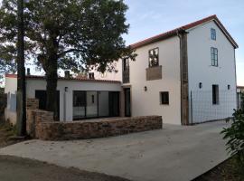 ALBERGUE O FERVELLO, hostel u Santiago de Composteli