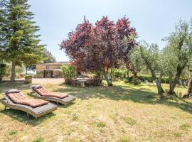 Nice Home In Siena With Kitchen, hotel bajet di Siena