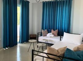 Mediterranean Apartments، بيت ضيافة في هيماري