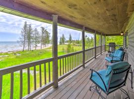 Secluded Lake Michigan Home Private Fire Pit, hotel in Manistique
