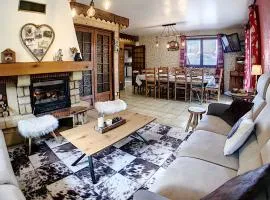 Chalet spacieux avec billard, proche des remontées mécaniques, idéal pour familles et cyclistes - FR-1-267-174