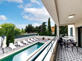 Mama House Villa โรงแรมในโนวาลยา