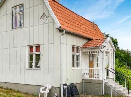 Awesome Home In Edsbruk With Wifi And 2 Bedrooms, hotel v destinácii Edsbruk