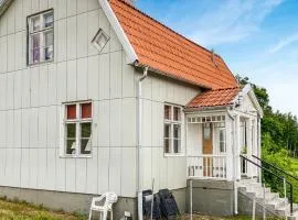 Cozy Home In Edsbruk With Kitchen