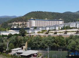 Sarot Thermal Palace Tatil Köyü - Halal Hotel, hotel en Karacasumandıra