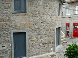 Casa do Pelourinho - T0, hotel di Loriga