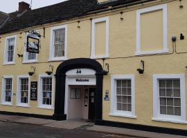 Swan Hotel, hotel near Ancient Ram Inn, Wotton under Edge