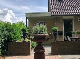 HOLTINGERHUYS Uffelte- Giethoorn! Tegen betaling Wellness!!!