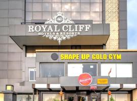 ROYAL CLIFF HOTEL & RESORTS, hotel in Nagpur