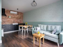 W Starym Porcie Krynica Morska domek z widokiem na Zalew Wiślany, hotel v destinaci Krynica Morska