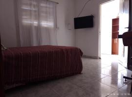 Alojamiento económico de buena ubicación, hotell i Gualeguaychú